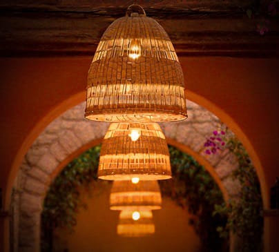 “Artesanía que ilumina con alma natural”