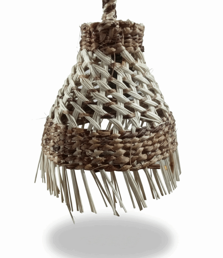 "Pantalla Colgante 'Etnia' de Fibras Mixtas"